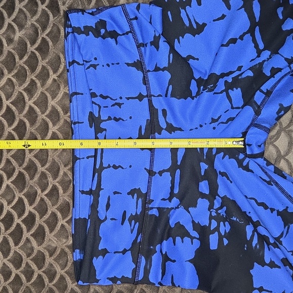 G270. ALO AirBrush Leggings in Electric Blue/Black - Size M - Picture 6 of 8